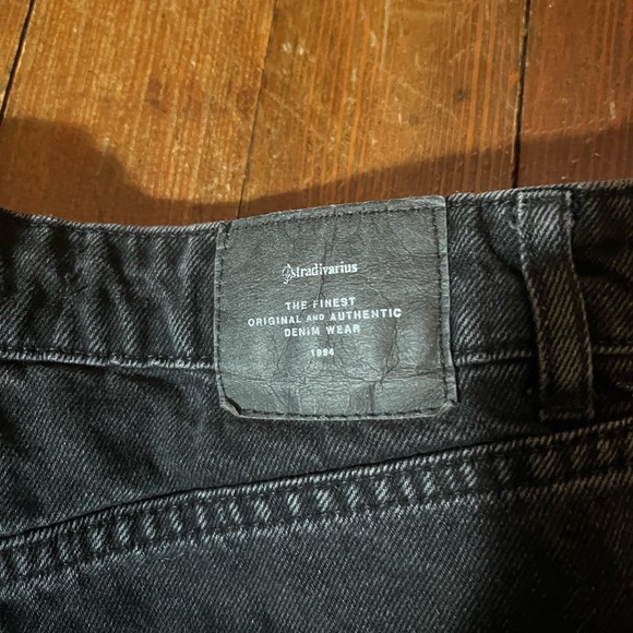 Stradivarius ripped, black mom jeans. US size 06 - Picture 2 of 7
